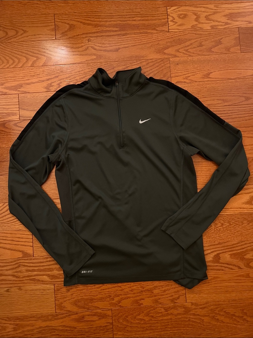 Nike Men’s Dark Gray/Black Quarter-Zip Jacket